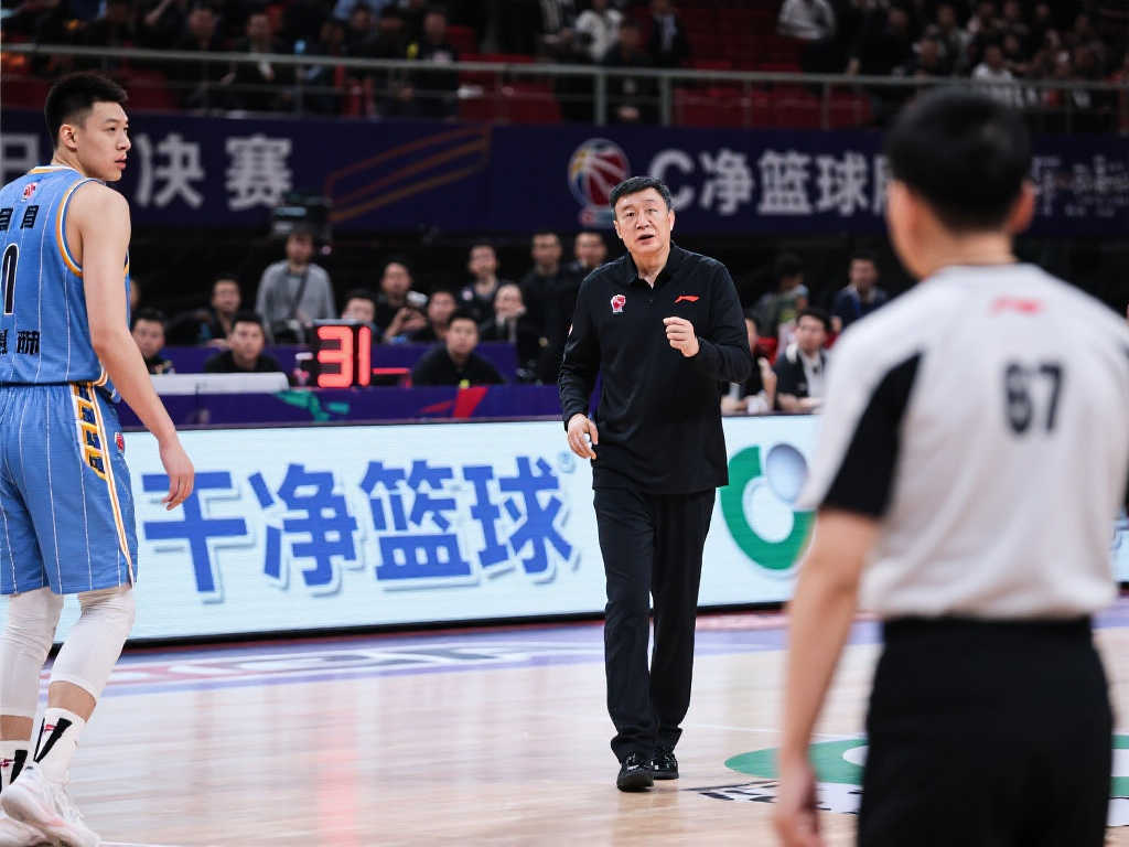 中崭露头角 中崭露头角